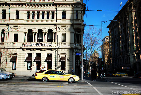 Melbourne Day 1: Federation Square, Hosier Lane & Flinders Street Station - Che-Cheh